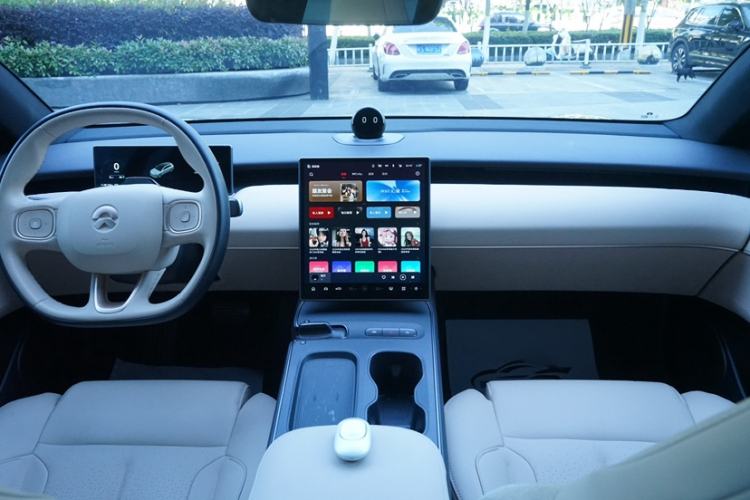Used Nio ET5T 2024 75kWh Touring Interior 1