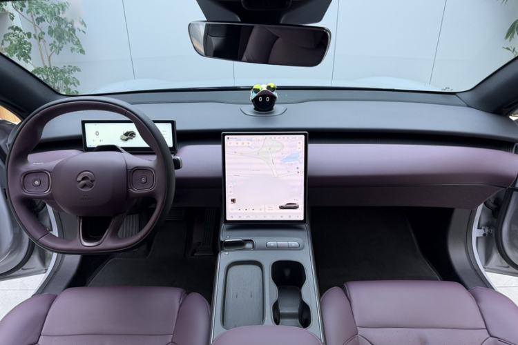 Used Nio ET5T 2024 75kWh Touring Interior 1
