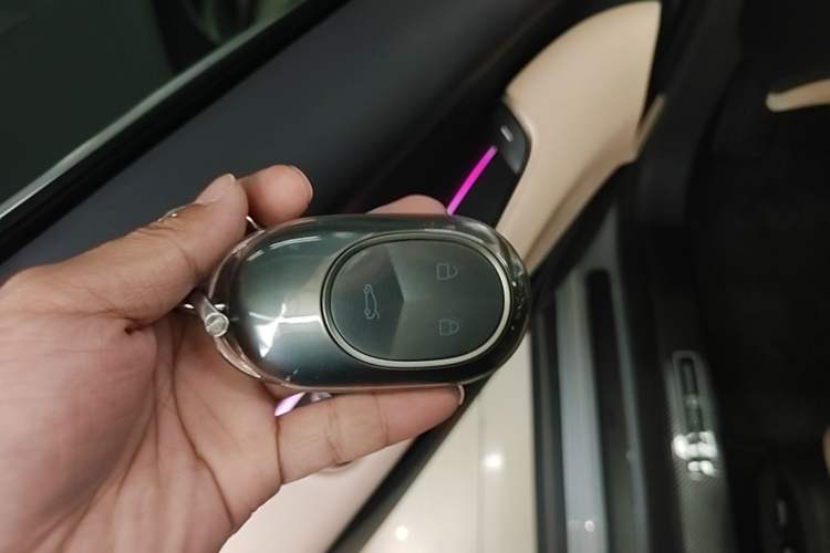 Used Nio ET5T 2024 75kWh Touring Interior 1