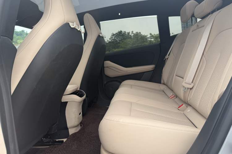 Used Nio ET5T 2024 75kWh Touring Interior 1