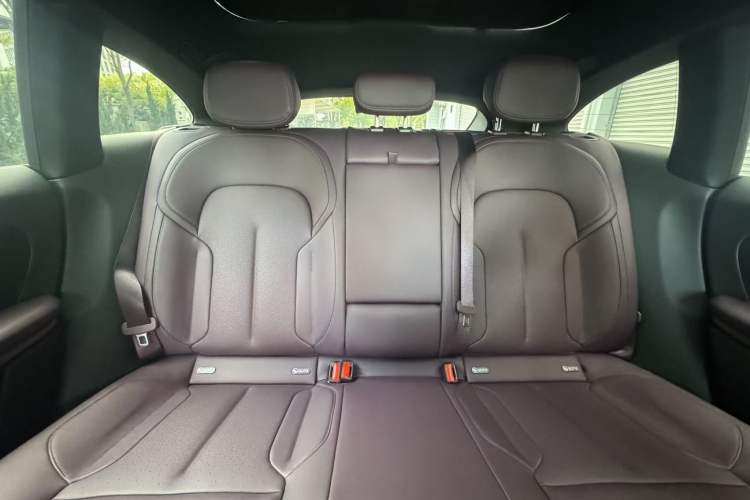 Used Nio ET5T 2024 75kWh Touring Interior 10