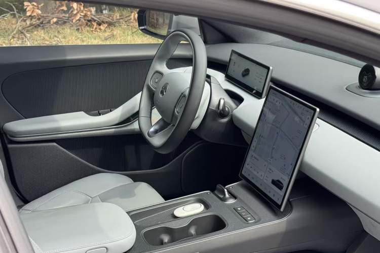Used Nio ET5T 2024 75kWh Touring Interior 2