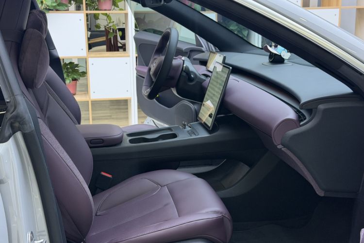 Used Nio ET5T 2024 75kWh Touring Interior 3