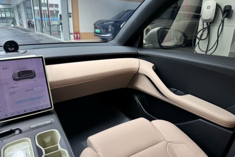 Used Nio ET5T 2024 75kWh Touring Interior 3