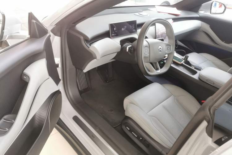 Used Nio ET5T 2024 75kWh Touring Interior 3
