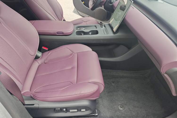 Used Nio ET5T 2024 75kWh Touring Interior 3