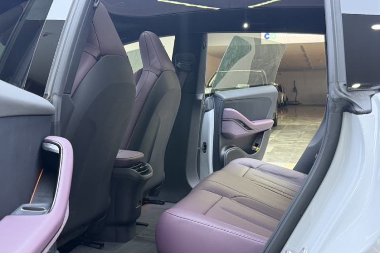 Used Nio ET5T 2024 75kWh Touring Interior 4