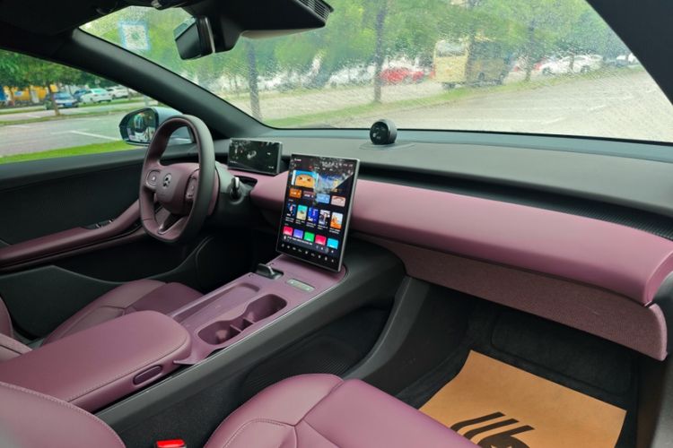Used Nio ET5T 2024 75kWh Touring Interior 4