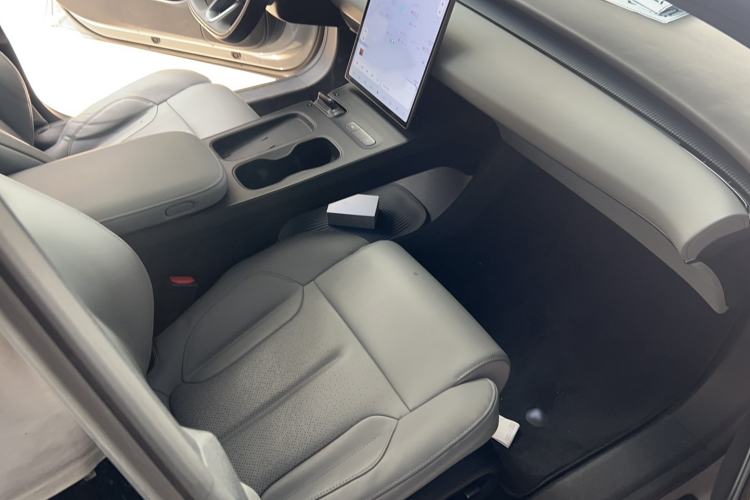 Used Nio ET5T 2024 75kWh Touring Interior 5