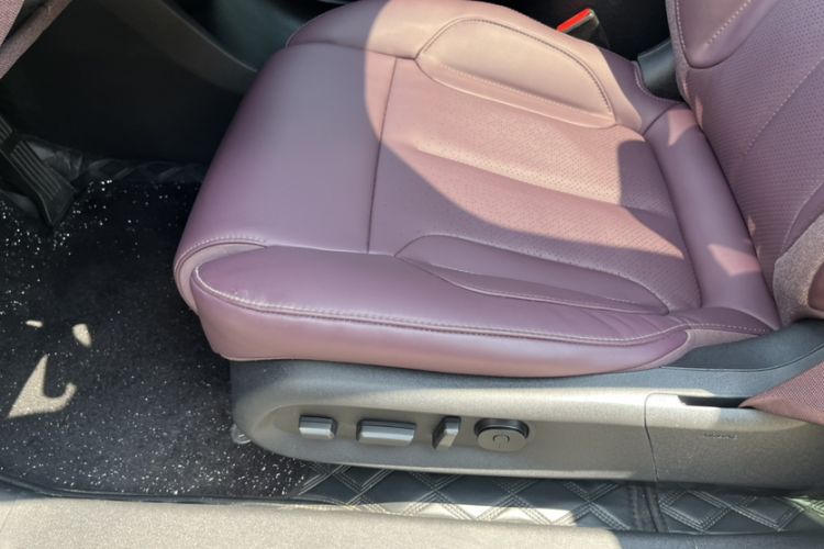 Used Nio ET5T 2024 75kWh Touring Interior 5