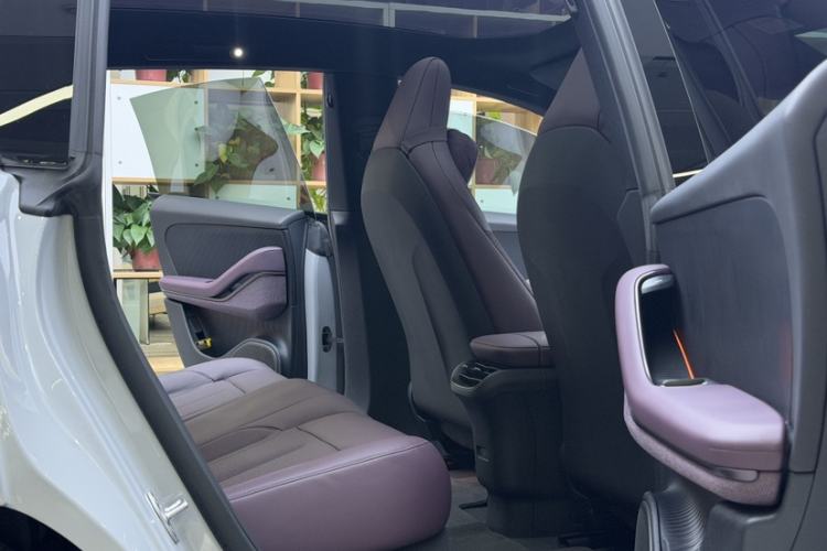 Used Nio ET5T 2024 75kWh Touring Interior 6