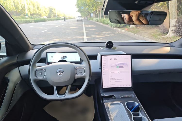 Used Nio ET5T 2024 75kWh Touring Interior 8