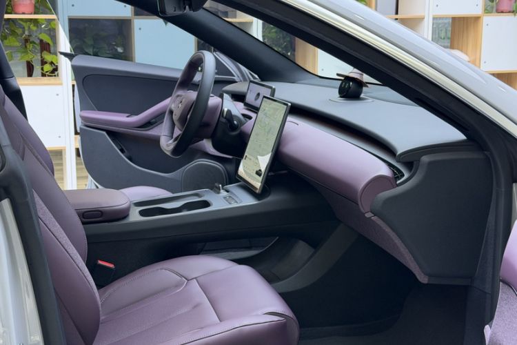 Used Nio ET5T 2024 75kWh Touring Interior 8