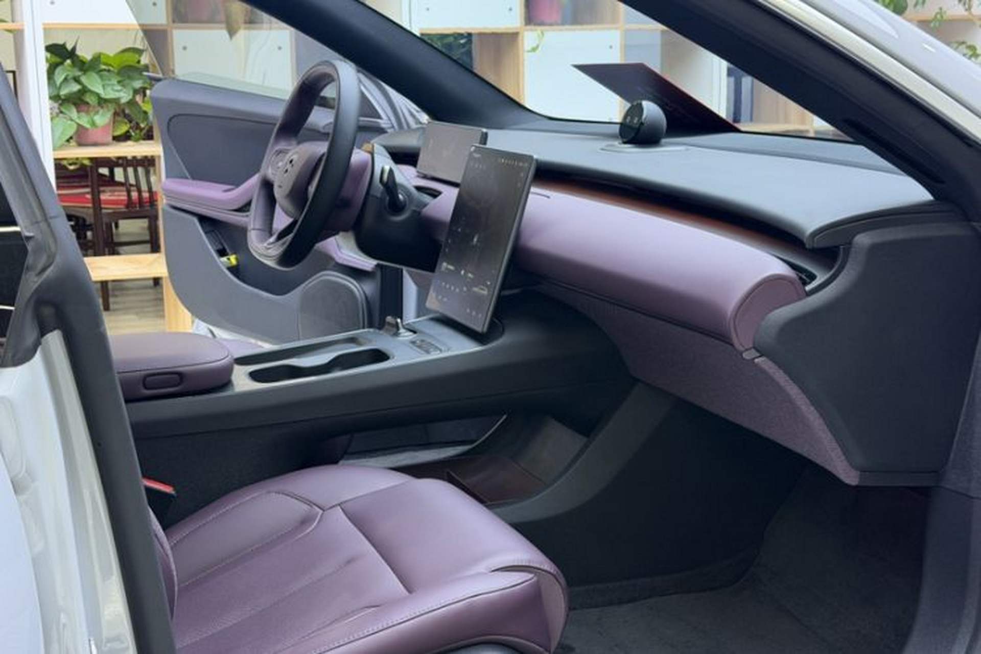 Used Nio ET5T 2024 75kWh Touring Interior 8