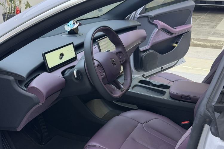 Used Nio ET5T 2024 75kWh Touring Interior 9