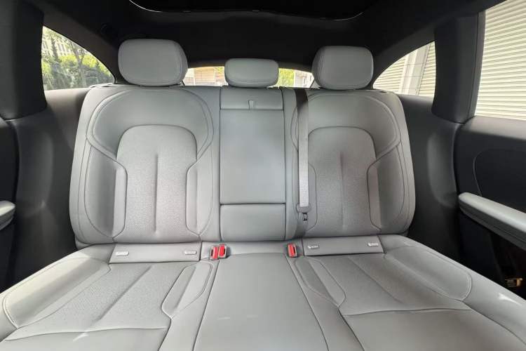 Used Nio ET5T 2024 75kWh Touring Interior 9