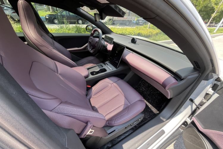 Used Nio ET5T 2024 75kWh Touring Interior 9