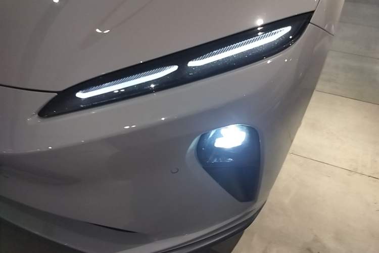 Used Nio ET5T 2024 75kWh Touring Left Front Headlight