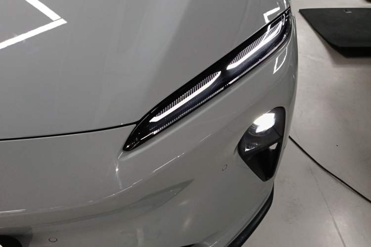 Used Nio ET5T 2024 75kWh Touring Left Front Headlight