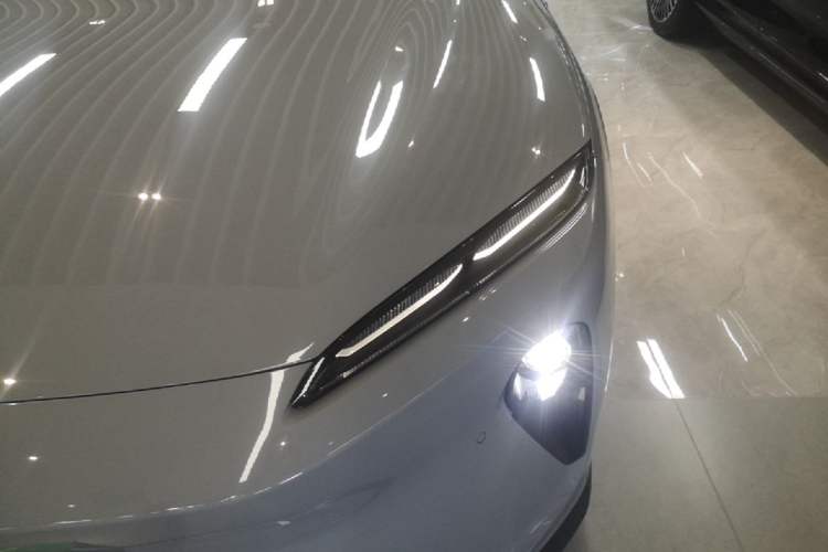 Used Nio ET5T 2024 75kWh Touring Left Front Headlight