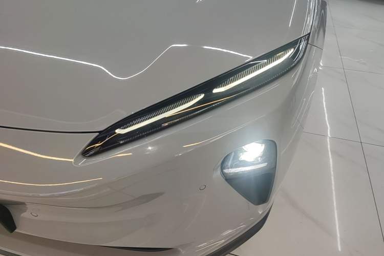 Used Nio ET5T 2024 75kWh Touring Left Front Headlight