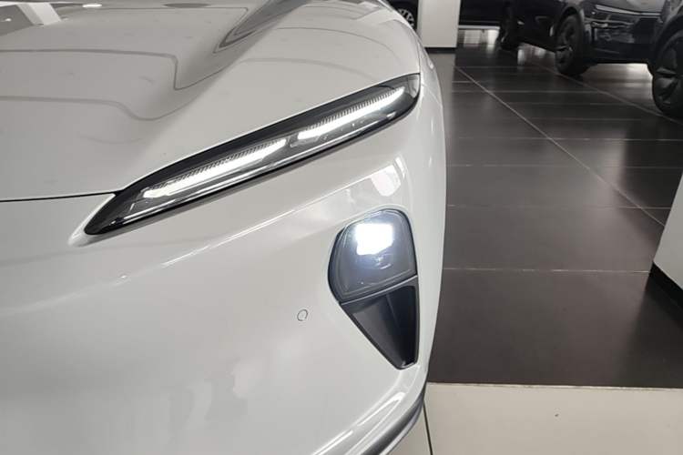 Used Nio ET5T 2024 75kWh Touring Left Front Headlight