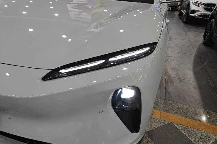Used Nio ET5T 2024 75kWh Touring Left Front Headlight
