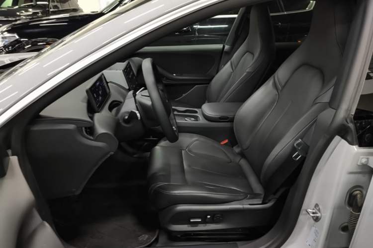 Used Nio ET5T 2024 75kWh Touring Left Front Seat