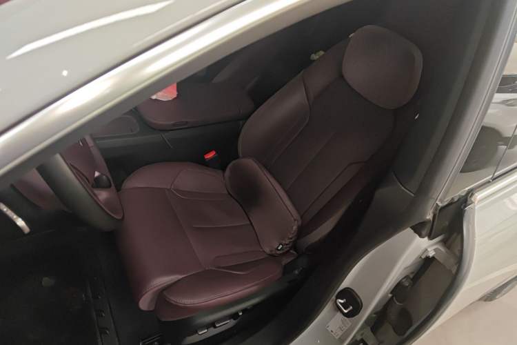 Used Nio ET5T 2024 75kWh Touring Left Front Seat