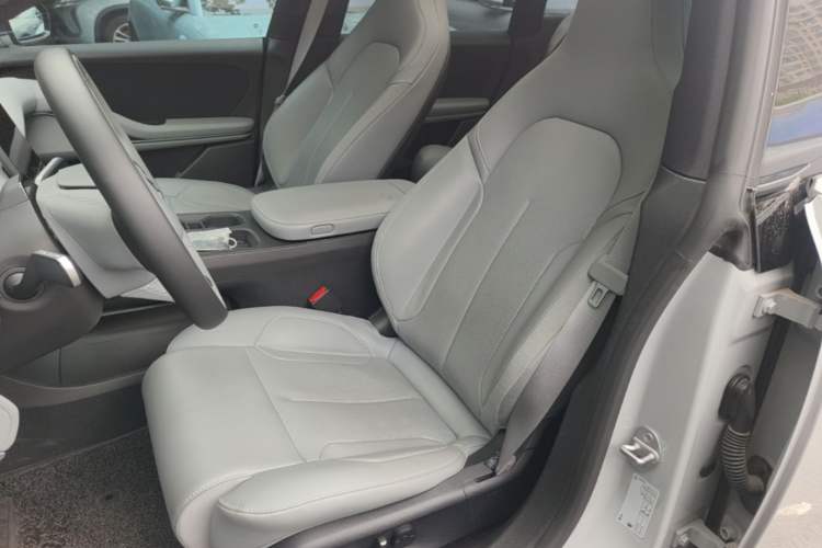Used Nio ET5T 2024 75kWh Touring Left Front Seat