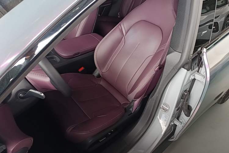 Used Nio ET5T 2024 75kWh Touring Left Front Seat