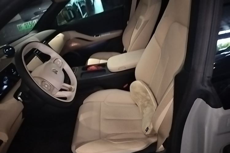 Used Nio ET5T 2024 75kWh Touring Left Front Seat