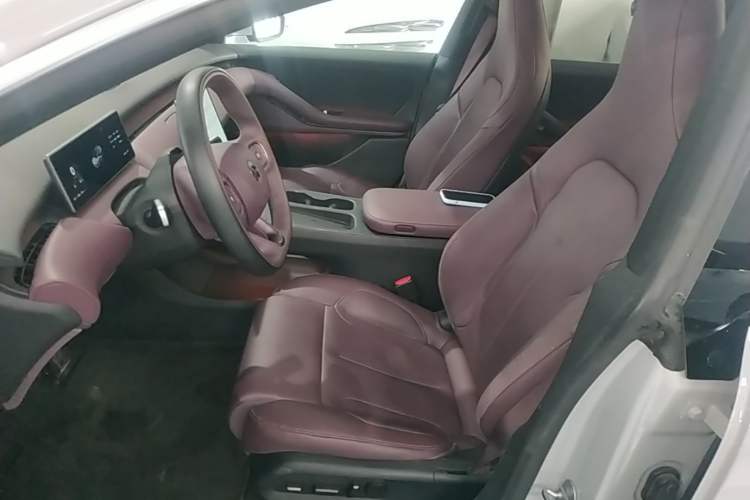 Used Nio ET5T 2024 75kWh Touring Left Front Seat