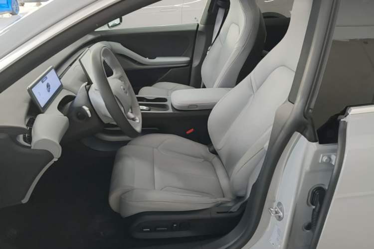 Used Nio ET5T 2024 75kWh Touring Left Front Seat