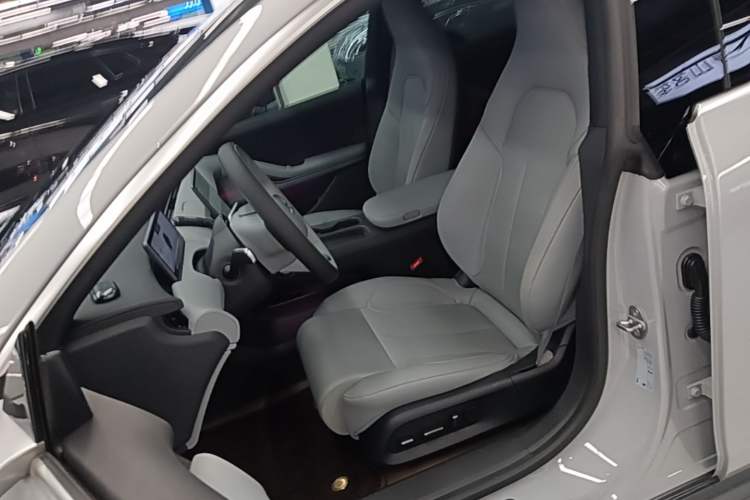 Used Nio ET5T 2024 100kWh Touring Left Front Seat