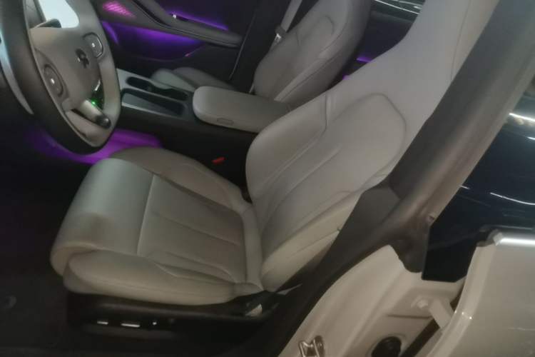 Used Nio ET5T 2024 75kWh Touring Left Front Seat