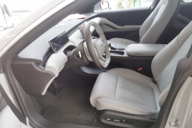 Used Nio ET5T 2024 75kWh Touring Left Front Seat