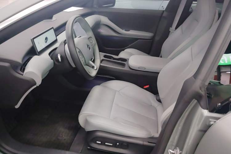 Used Nio ET5T 2024 75kWh Touring Left Front Seat