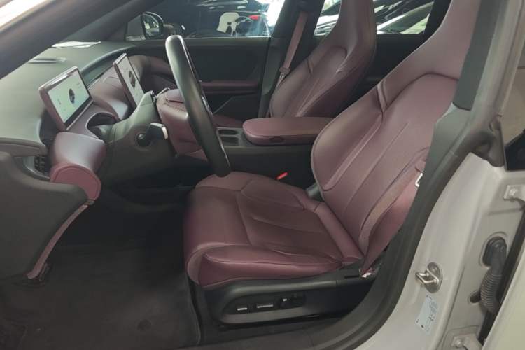 Used Nio ET5T 2024 75kWh Touring Left Front Seat