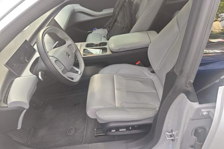 Used Nio ET5T 2024 75kWh Touring Left Front Seat