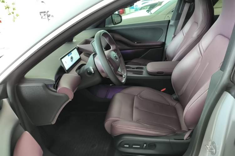 Used Nio ET5T 2024 75kWh Touring Left Front Seat