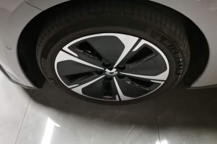 Used Nio ET5T 2024 75kWh Touring Left Front Wheel Hub