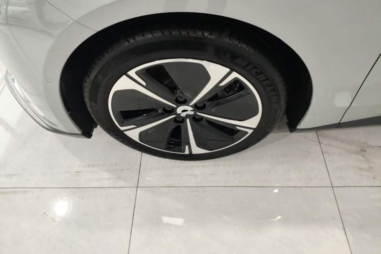 Used Nio ET5T 2024 75kWh Touring Left Front Wheel Hub