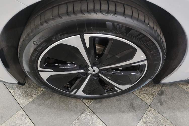 Used Nio ET5T 2024 75kWh Touring Left Front Wheel Hub