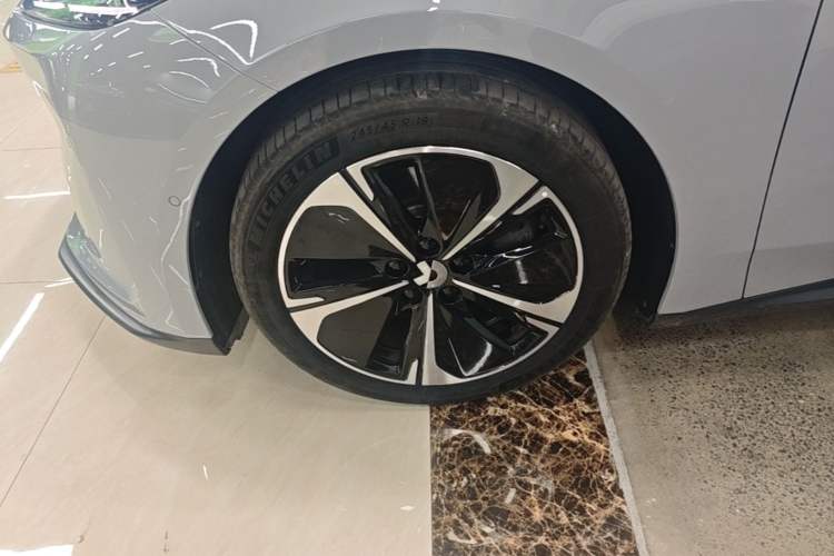 Used Nio ET5T 2024 75kWh Touring Left Front Wheel Hub