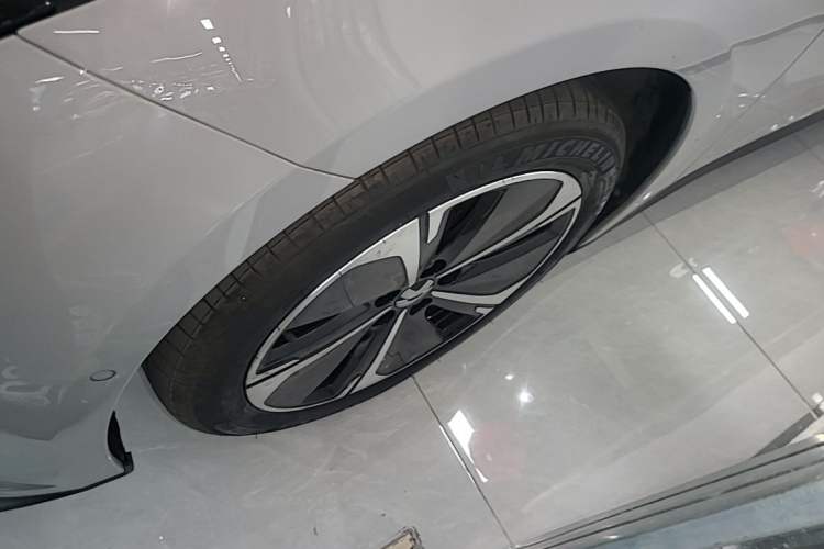 Used Nio ET5T 2024 75kWh Touring Left Front Wheel Hub
