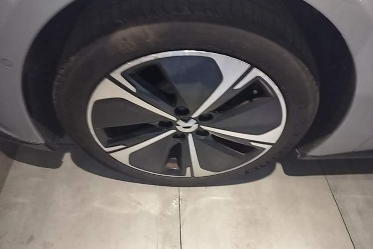 Used Nio ET5T 2024 75kWh Touring Left Front Wheel Hub