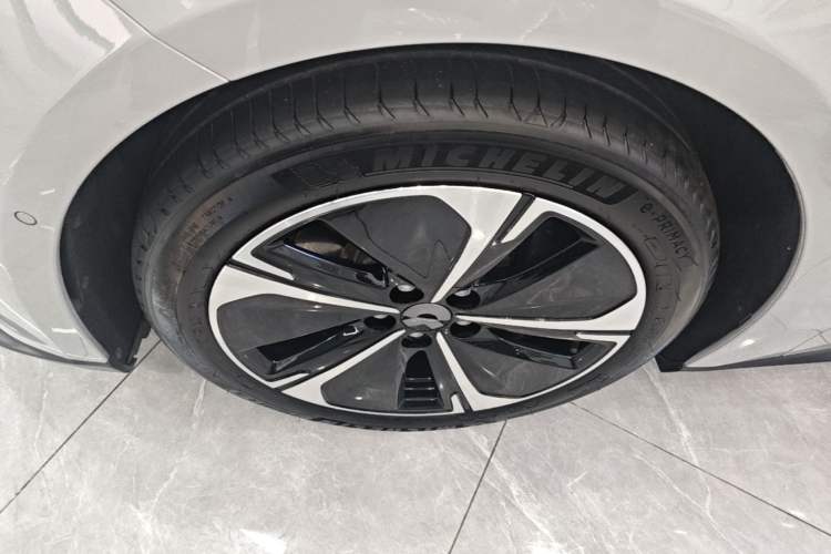 Used Nio ET5T 2024 75kWh Touring Left Front Wheel Hub