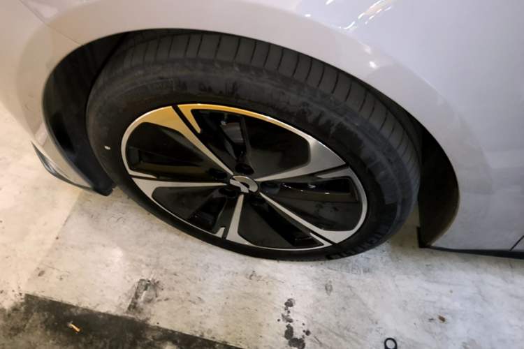 Used Nio ET5T 2024 75kWh Touring Left Front Wheel Hub