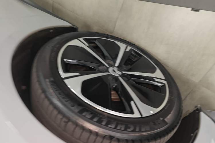 Used Nio ET5T 2024 75kWh Touring Left Front Wheel Hub